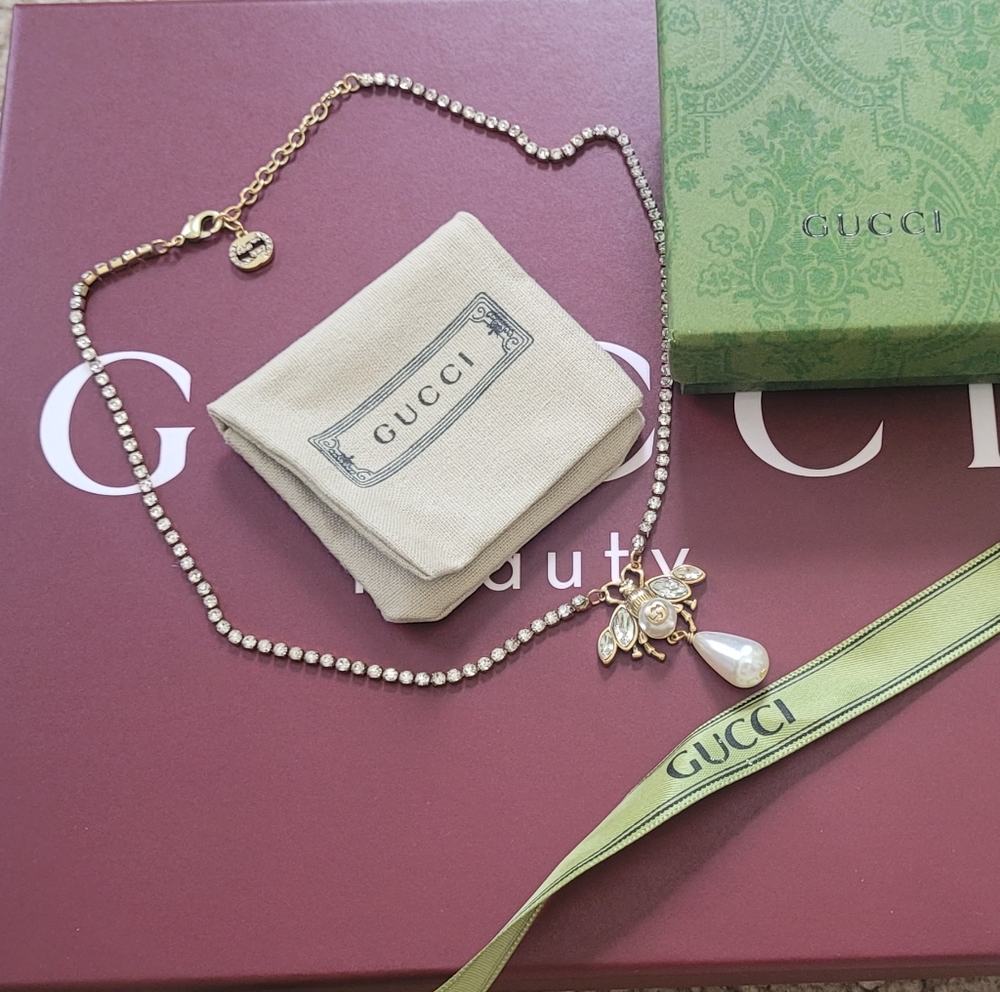 Gucci Bee Necklace with Crystal Chain & Drop Pearl | Fashion - Picture 2 of 13